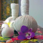 Die Kraft der Kräuter Massage Kräuter