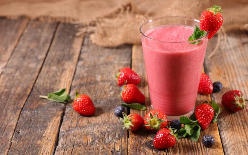 Rezept für einen Smoothie mit Erdbeeren und Tofu