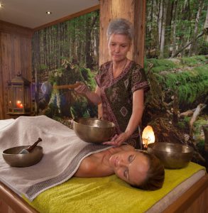 Klangschalenmassage im Wellnesshotel