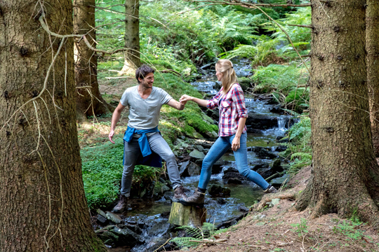 Wald-Zeit im Wellnessurlaub Wellnessurlaub Entschleunigung Auszeit Achtsamkeit