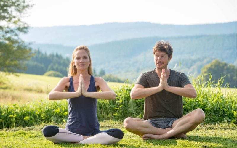 Yoga im Freien bei den Wellness-Hotels & Resorts